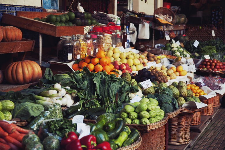 Беларусь разрешила ввоз части овощей и фруктов из западных стран